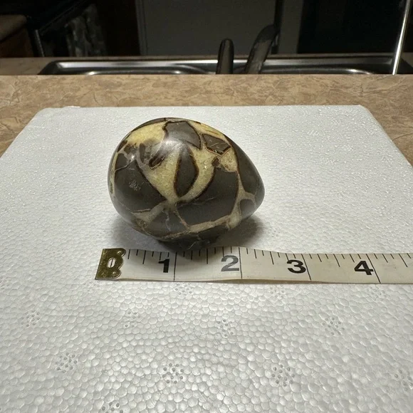 Vintage Large Septarian (Dragon Stones) Egg weighing 229 grams - Picture 3 of 9